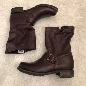 Frye Veronica Short Boot - Dark Brown